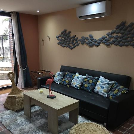 Bed and Breakfast Le Rouge & Blanc Saint-Maurice-le-Vieil Esterno foto