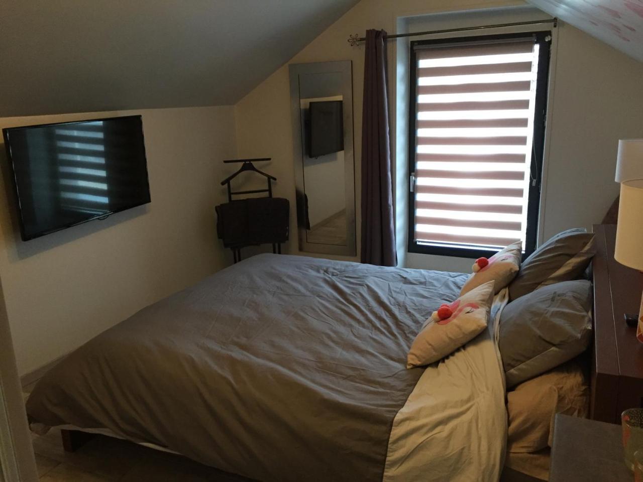 Bed and Breakfast Le Rouge & Blanc Saint-Maurice-le-Vieil Esterno foto