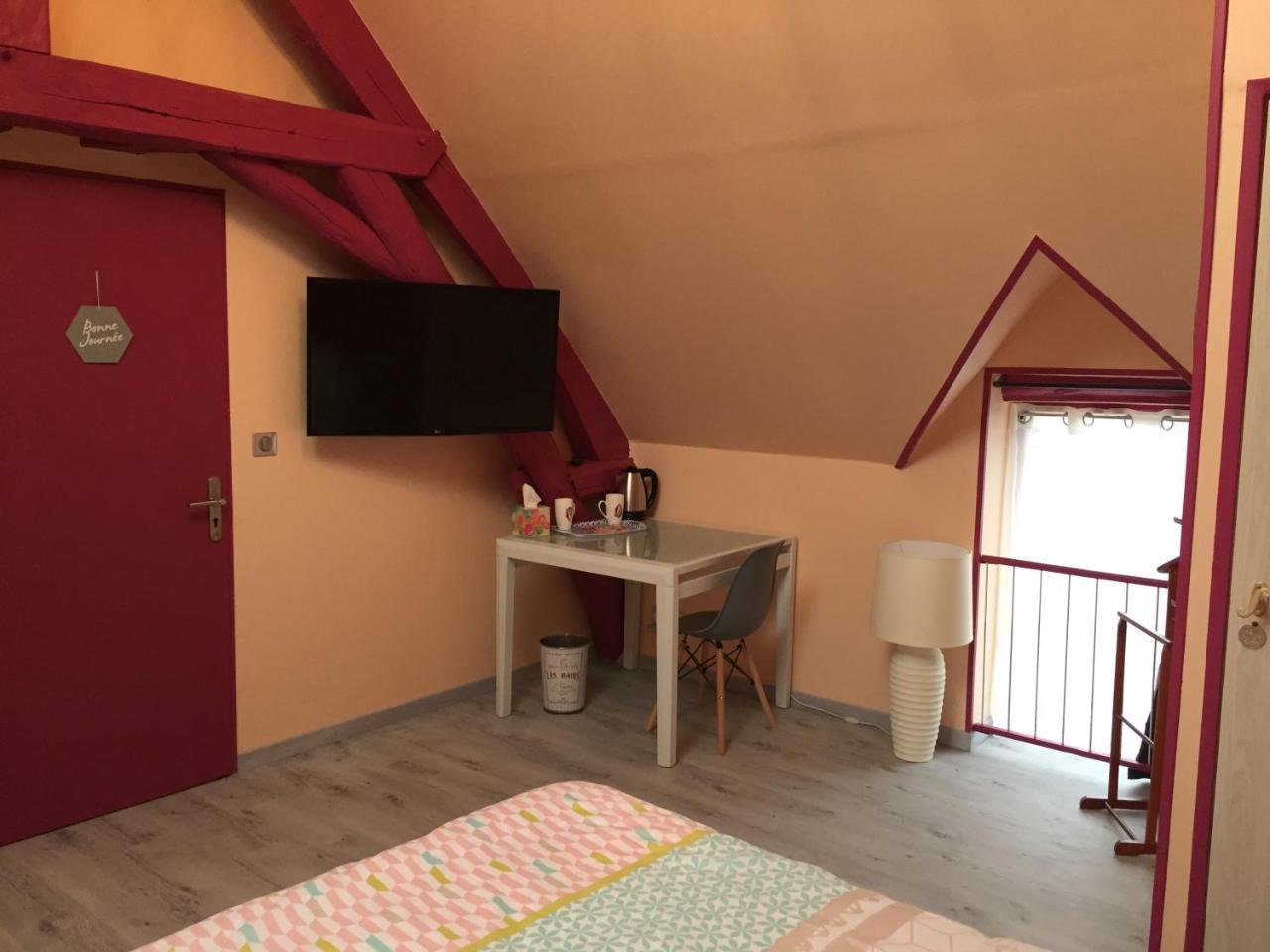 Bed and Breakfast Le Rouge & Blanc Saint-Maurice-le-Vieil Esterno foto