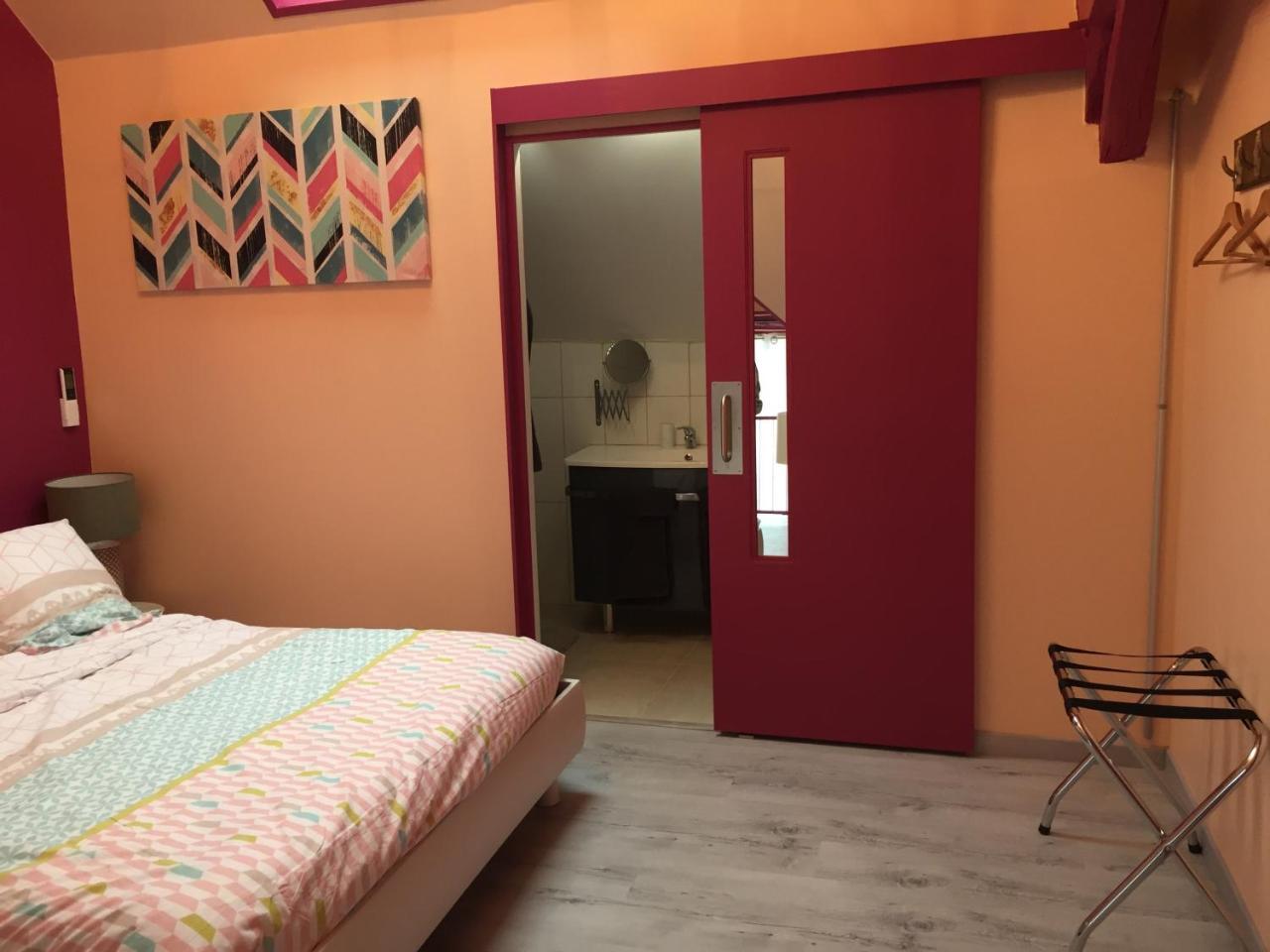 Bed and Breakfast Le Rouge & Blanc Saint-Maurice-le-Vieil Esterno foto