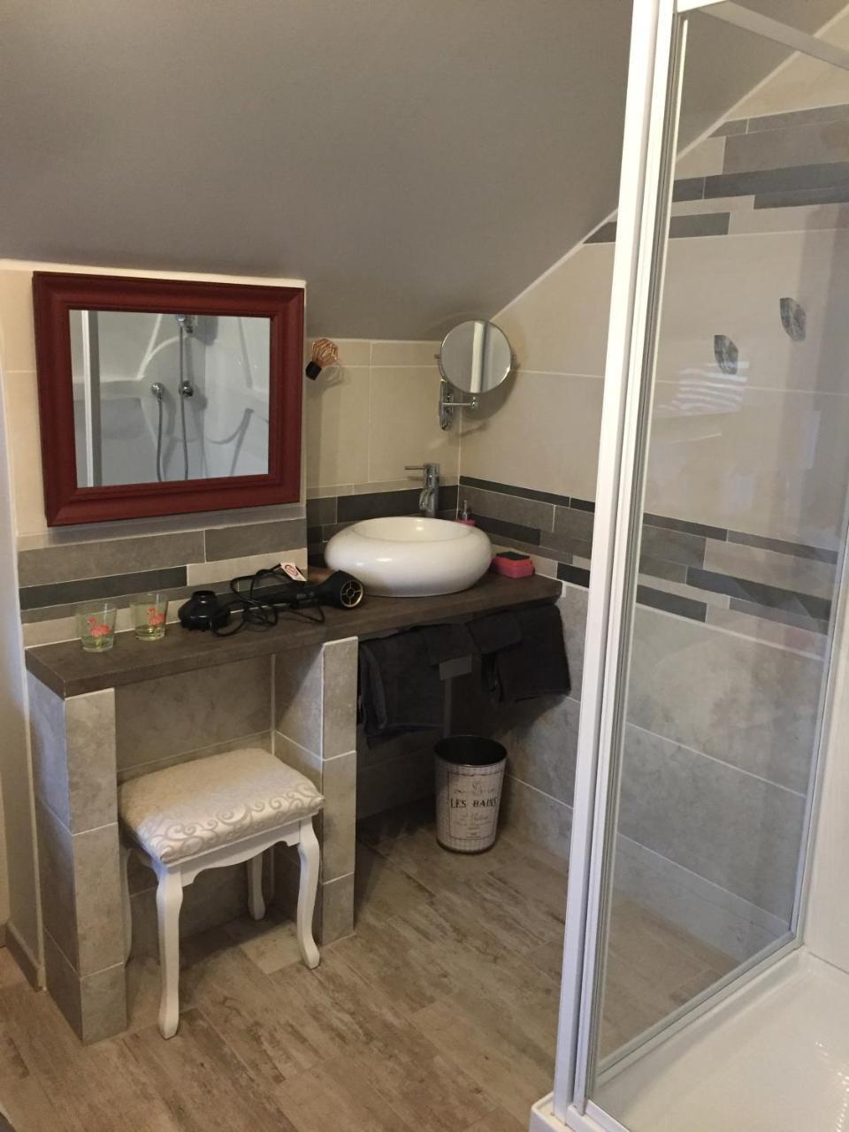 Bed and Breakfast Le Rouge & Blanc Saint-Maurice-le-Vieil Esterno foto